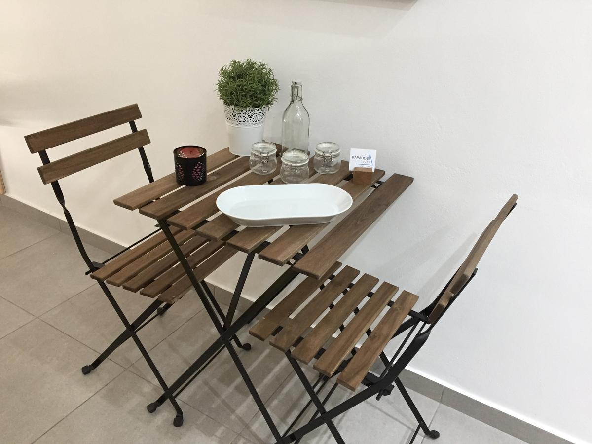 Papados Court Apartment *